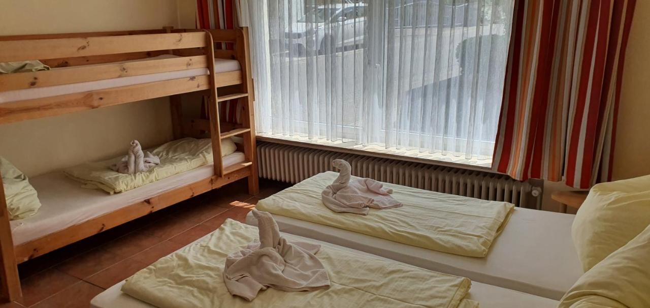 Hotel & Restaurant Beckmanns Winzerhaus Urbar  エクステリア 写真