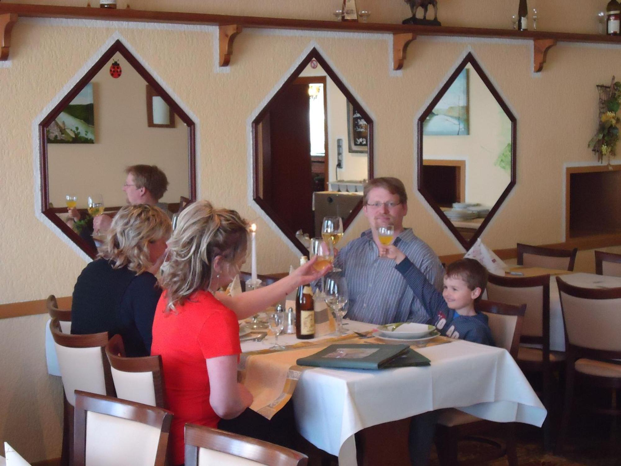 Hotel & Restaurant Beckmanns Winzerhaus Urbar  エクステリア 写真